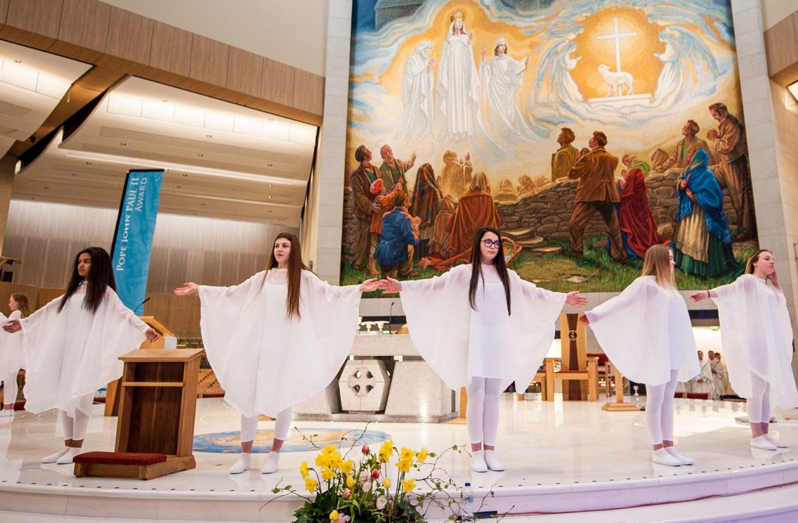 jp2-knock-liturgical-dance